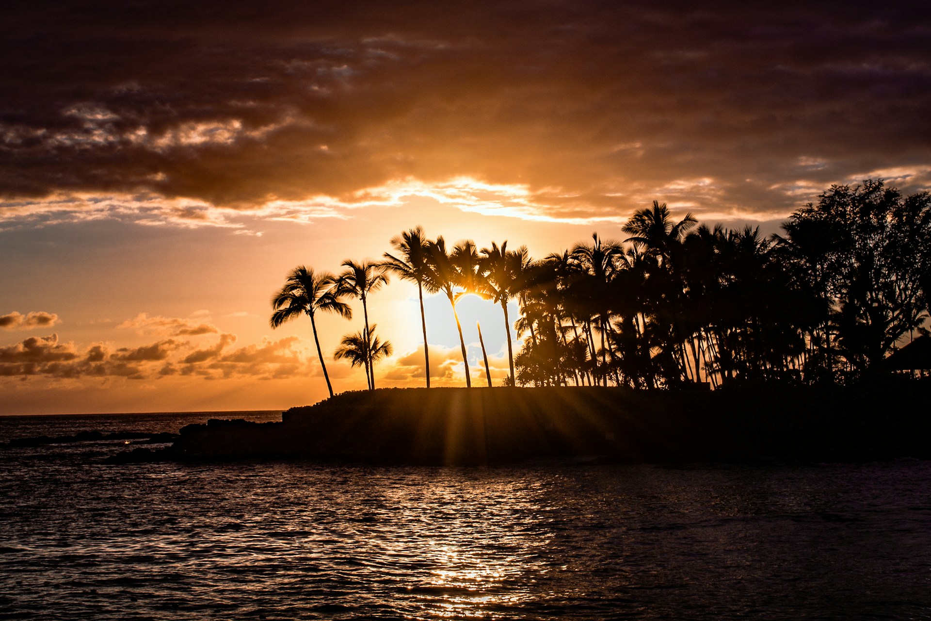 Hawaii coastline - HR Hawaii serves businesses statewide